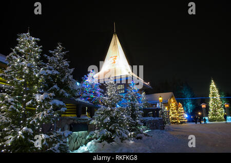 Santa Claus Village in Finnland Weihnachten Bäumen Stockfoto