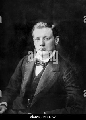 Portrait von Winston Churchill im Jahre 1900 als Politiker im unteren Haus der Häuser des Parlaments als junger Mann Stockfoto