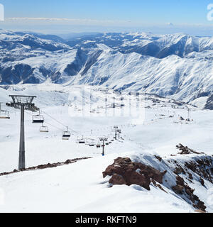 Die Gondelbahn auf den Ski Resort Stockfoto