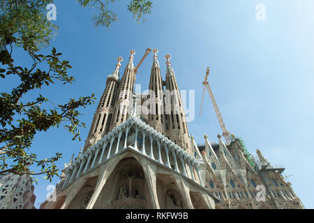 BARCELONA, SPANIEN - 23. SEPTEMBER 2018: Diese beeindruckende Kathedrale wurde ursprünglich von Antoni Gaudi entworfenen Stockfoto