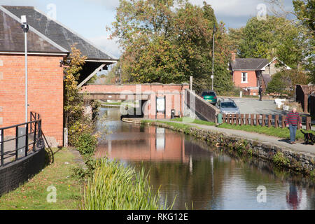 Schleuse und Waschbecken der Montgomery Kanal bei Welshpool Powys Wales Großbritannien Stockfoto