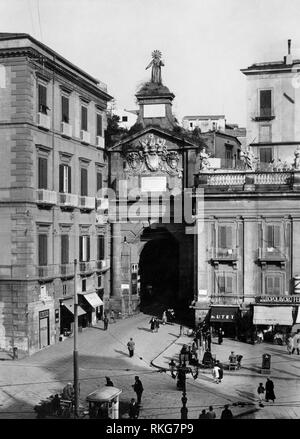 Piazza Dante, und Port'Alba, Neapel, Kampanien, Italien 1934 Stockfoto