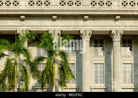 Architektonische Details der Außenfassade der Nationalen Galerie Singapur Fine Art Museum, dem ehemaligen obersten Gericht und Rathaus Stockfoto