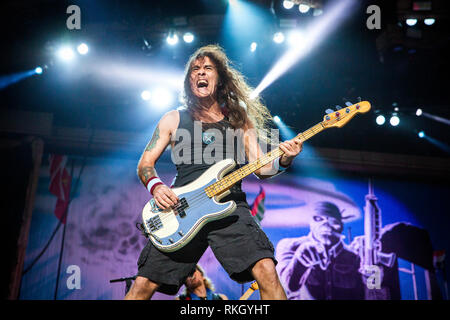 Schweden, Solvesborg - Juni 07., 2018. Iron Maiden, der Englischen heavy metal band, führt ein Live Konzert während der schwedischen Musik Festival Sweden Rock Festival 2018. Hier Bassist Steve Harris ist live auf der Bühne gesehen. (Foto: Gonzales Foto - Terje Dokken). Stockfoto