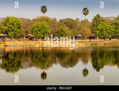 Sonnenaufgang am Angkor Wat, UNESCO-Weltkulturerbe, iSiem Reap, Kambodscha, Asien Stockfoto