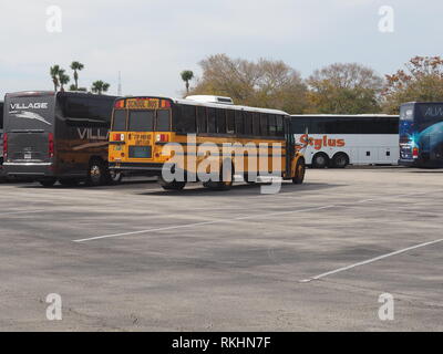 American School Bus außerhalb Cape Canaveral Space Center - Florida - USA Stockfoto