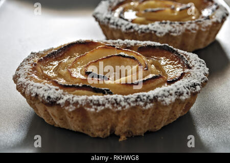 Torta Pasta frolla con mele Fronte Stockfoto