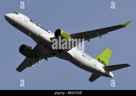 AIRBUS A 220-300 (BOMBARDIER C-SERIE) YL-CSM VON AIR BALTIC. Stockfoto