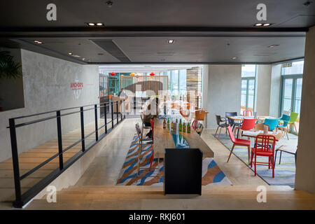 Hongkong - 27. JANUAR 2016: in der Bay Bridge Hong Kong Hotel G. Das hotel liegt auf 123 Castle Peak Road, Ting Kau, Tsuen Wan, Hong Kong. Stockfoto