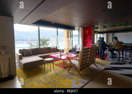 Hongkong - 27. JANUAR 2016: in der Bay Bridge Hong Kong Hotel G. Das hotel liegt auf 123 Castle Peak Road, Ting Kau, Tsuen Wan, Hong Kong. Stockfoto