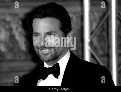 Feb 10, 2019 - Bradley Cooper an EE British Academy Film Awards 2019 - Alternative Ansicht, der Royal Albert Hall in London, Großbritannien Stockfoto