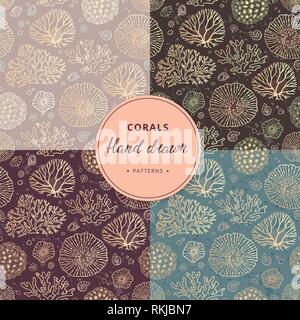 Eine handgezeichnete Sammlung von Korallen und Meer nahtlose Muster mit zusätzlichen Elementen in verschiedenen Farben. Stock Vektor