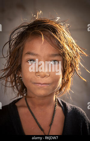 Kind lebt auf der Straße, Jodhpur, Rajasthan, Indien Stockfoto