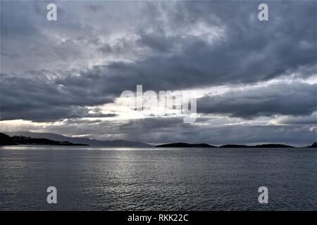 Izmir, Türkei. 26 Jan, 2019. Dunkle Wolken den Himmel in der Altstadt. Credit: Altan Gochre | Verwendung weltweit/dpa/Alamy leben Nachrichten Stockfoto