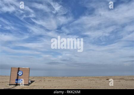 Aydin, Türkei. 22 Jan, 2019. Eine öffentliche Dusche steht auf einem Strand. Credit: Altan Gochre | Verwendung weltweit/dpa/Alamy leben Nachrichten Stockfoto