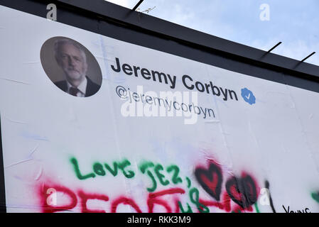 Islington, London, UK. 12. Februar 2019. Ein anti Brexit Kampagne Plakatwand in den Arbeitsmarkt leaderJeremy Corbyn's Islington Wahlkreis durch die LED, die die Esel protest Gruppe. Quelle: Matthew Chattle/Alamy leben Nachrichten Stockfoto