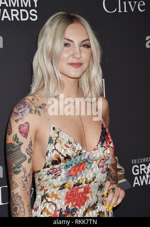 BEVERLY HILLS, Ca - Februar 09: Julia Michaels besucht die Recording Academy und Clive Davis' 2019 Pre-GRAMMY Gala im Beverly Hilton Hotel auf Feb. Stockfoto