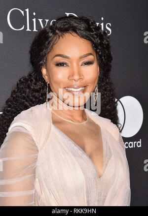 BEVERLY HILLS, Ca - Februar 09: Angela Bassett besucht die Recording Academy und Clive Davis' 2019 Pre-GRAMMY Gala im Beverly Hilton Hotel auf Feb. Stockfoto