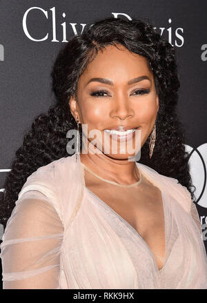 BEVERLY HILLS, Ca - Februar 09: Angela Bassett besucht die Recording Academy und Clive Davis' 2019 Pre-GRAMMY Gala im Beverly Hilton Hotel auf Feb. Stockfoto