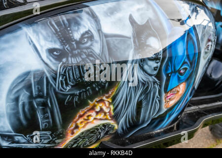 Benutzerdefinierte Batman themed Lackierung auf einem Lambretta scooter. Steampunk Wochenende Feb 2019: Whitby, North Yorkshire. Großbritannien Stockfoto