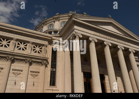 Roman wie hohes Gebäude in der Nähe Stockfoto
