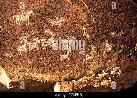 Native American Ute indianische Felszeichnungen in der Nähe von Wolfe Ranch und Zarten Arch, Arches National Park, Utah, USA Stockfoto