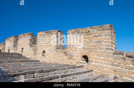 Die große Mauer name Mu Tian Yu. In der Winterzeit. Die längste Mauer der Welt. In Peking, China. Stockfoto