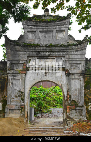 Ein Gateway in der Truong Sanh Residence in der kaiserlichen Stadt, Hue, Vietnam Stockfoto