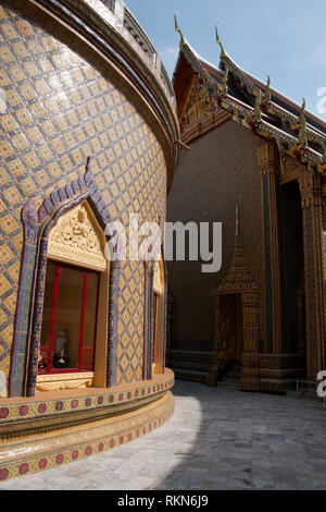 Bangkok, Thailand, mit Blick auf die runden Innenhof im Wat Ratchabophit Stockfoto