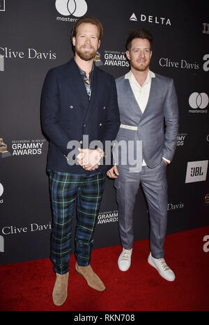BEVERLY HILLS, Ca - Februar 09: Brian Kelley (L) und Tyler Hubbard von Florida Georgia Linie der Recording Academy und Clive Davis' 2019 Pre-GRA teilnehmen Stockfoto