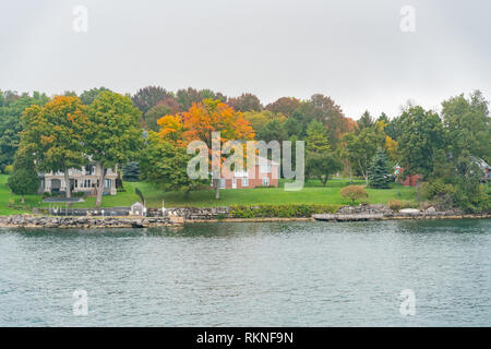 Schöne Natur Landschaft entlang St Lawrence River bei Kingston, Kanada Stockfoto