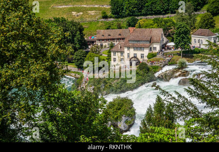 Wassermühle auf der Nordseite der Rheinfall (Rheinfall), Kanton Schaffhausen, Schweiz Stockfoto