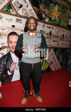 Gäste Julian Stoeckels Public Viewing von "Ich bin ein Star - Holt mich hier raus!' im Hotel Palace in Berlin Mit: Mola Adebesi Wo: Berlin, Deutschland Wann: 11 Jan 2019 Credit: Becher/WENN.com Stockfoto