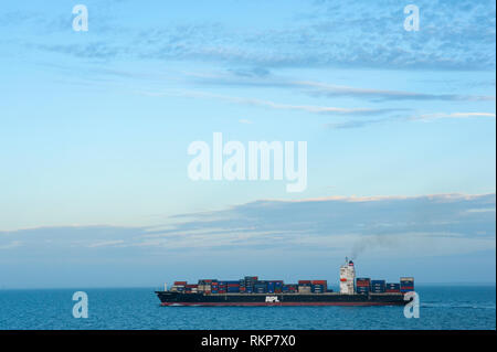 Frachtschiff, Bass Strait, Australien Stockfoto