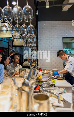 Innen 22 Schiffe, eine zwanglose, keine Reservierungen Restaurant durch die britischen Koch Jason Atherton und Hotelier Yenn Wong auf Ship Street in Hongkong Stockfoto