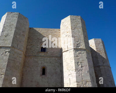 Italien Puglia perfekt achteckige geometrische Castel del Monte Apulien XIII Jahrhundert 2018 Stockfoto