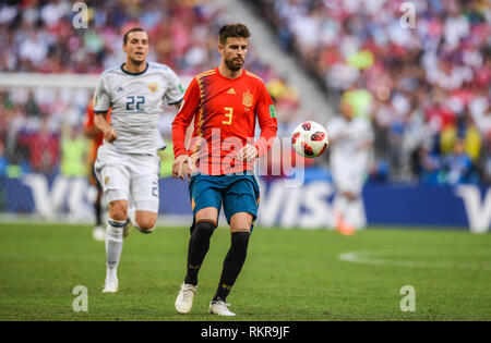 Moskau, Russland - Juli 1, 2018. Spanien Fußball-Nationalmannschaft Verteidiger Gerard Pique während der Fußball-WM 2018, die von 16 Spanien vs Russland, mit R Stockfoto