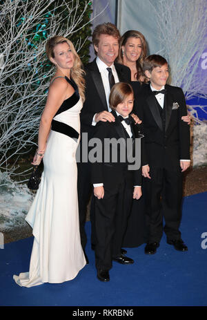 Jon Bon Jovi und Familie nimmt an den Winter weiß Gala zugunsten der Centerpoint im Kensington Palace, London Stockfoto