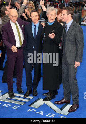 Patrick Stewart, James McAvoy, Sir Ian McKellen und Michael Fassbender an der UK Premiere von "X-Men: Tage der Zukunft Vergangenheit' im Odeon Leicester S Stockfoto