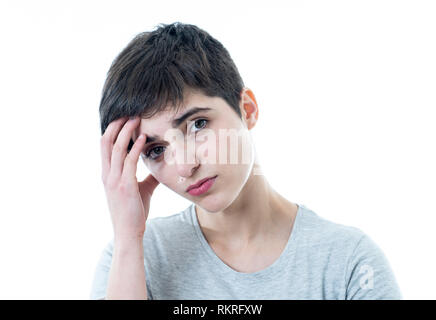Portrait von schöne traurige junge Frau mit unglücklichen Gesicht miserabel und Melancholie. Menschliche Mimik, negative Gefühle und emotionalen Pa Stockfoto