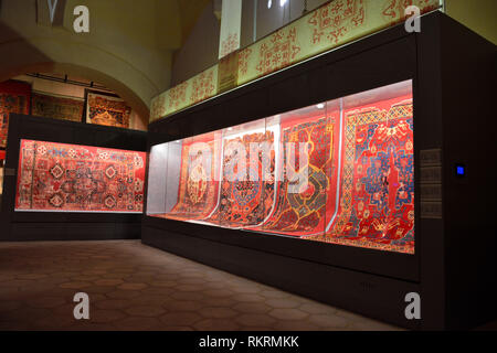 Istanbul, Türkei - 23 April, 2017. Innenansicht der Teppich Museum in Istanbul, mit alten Teppichen auf dem Display. Stockfoto