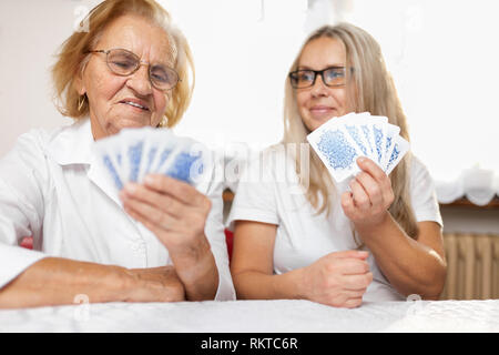 Die Betreuung und Unterstützung für ältere Menschen Stockfoto