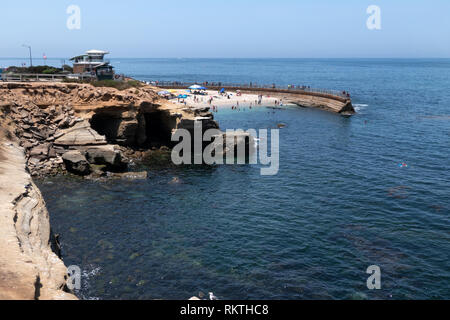 Blick auf Kinder Pool Strand in La Jolla nahe San Diego, Kalifornien, Vereinigte Staaten von Amerika. Amerikanische touristische Attraktion an der Westküste, Pacific Oce Stockfoto