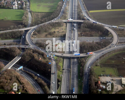 Luftaufnahme der M62/M1 Kreuzung Interchange in der nähe von Rothwell, West Yorkshire Stockfoto