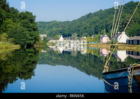 Port Launay auf dem Kanal Nante Brest in der Bretagne Stockfoto