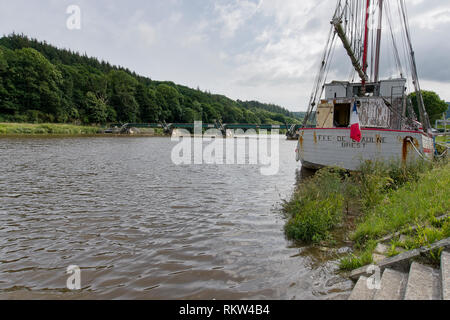 Port Launay auf dem Kanal Nante Brest in der Bretagne die erste Sperre östlich von Brest. Stockfoto