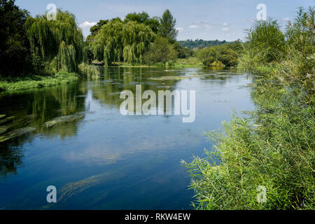 Die alte Wassermühle und den Fluss Avon auf Breamore auf der Hampshire Wiltshire boarder am Rande des New Forest, England, UK. Stockfoto