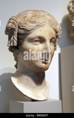 Kopf einer Frau. Römische Kaiserzeit. 1.CE. Kopie einer hellenistischen Statue von 3rd-2nd BCE. Die Mey. New York USA. Stockfoto