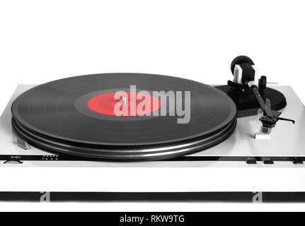 Moderne Plattenspieler in Silber Fall mit Rotation Schallplatte mit Red Label isoliert auf weißem Hintergrund. Horizontale foto Frontansicht closeup Stockfoto