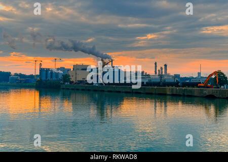 Donau Chemie Chemische Werke Pischelsdorf Österreich Stockfoto